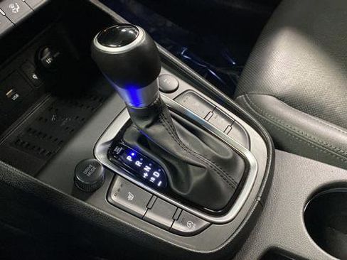 Used 2022 Hyundai Kona Limited AWD/4WD image 19
