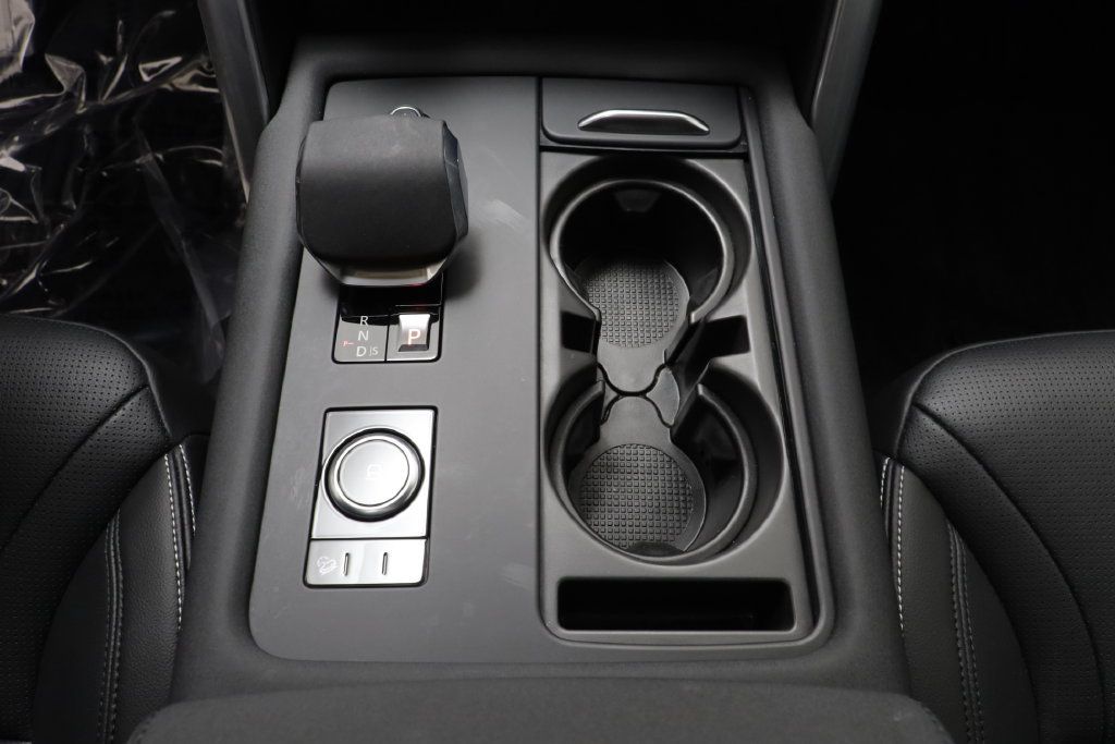 Certified 2026 Land Rover Discovery S AWD/4WD image 14