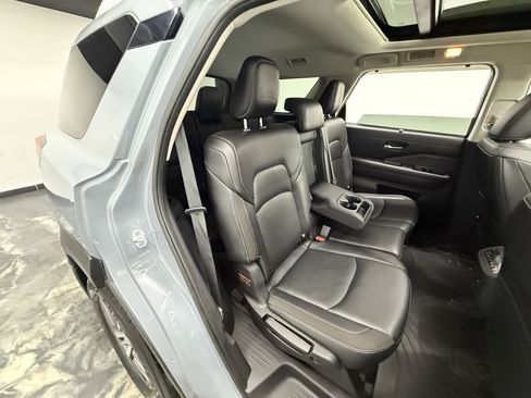 Used 2022 Nissan Pathfinder SL image 25