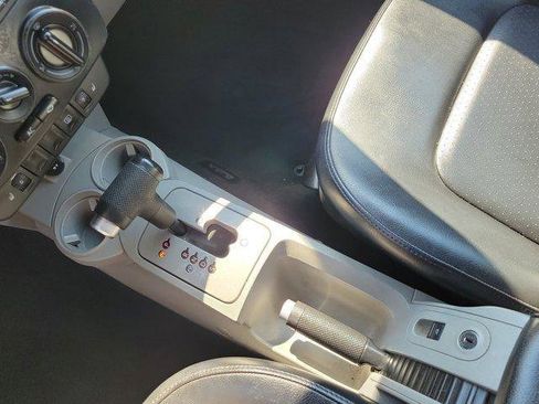 Used 2004 Volkswagen Beetle GLS FWD image 24