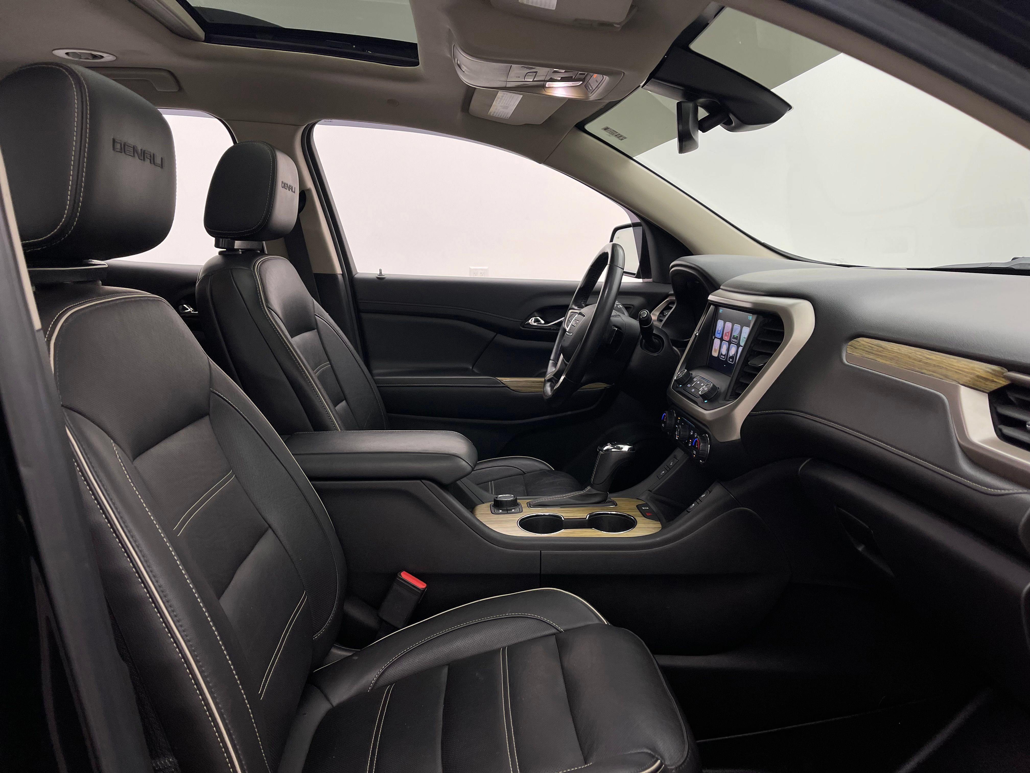 Used 2019 GMC Acadia Denali w/ Technology Package AWD/4WD image 33