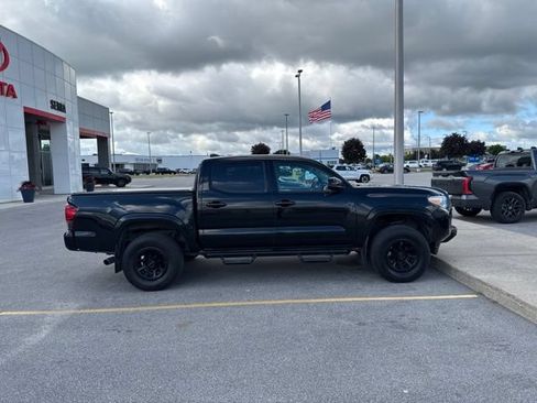 Used 2023 Toyota Tacoma SR AWD/4WD image 4