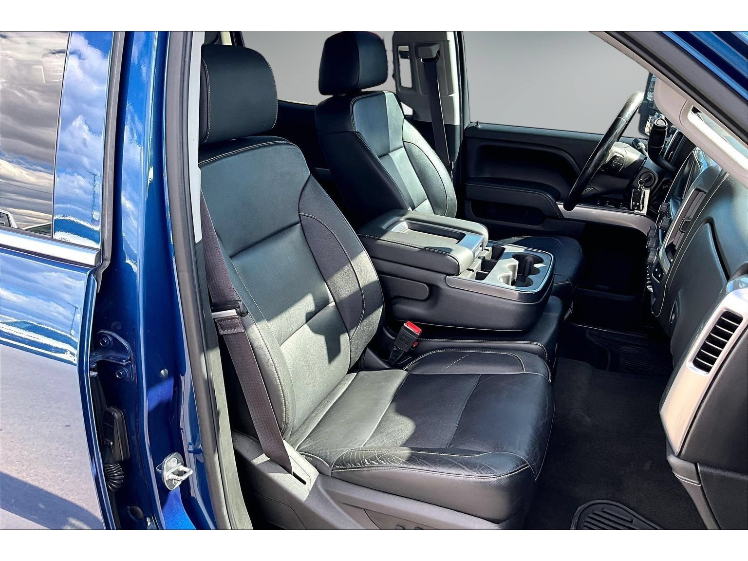 Used 2016 Chevrolet Silverado 2500 LTZ w/ Duramax Plus Package AWD/4WD image 30