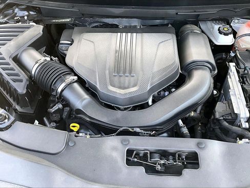 Used 2024 Chevrolet Traverse LT FWD image 31