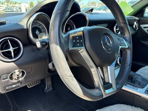 Used 2015 Mercedes-Benz SLK 250 image 8