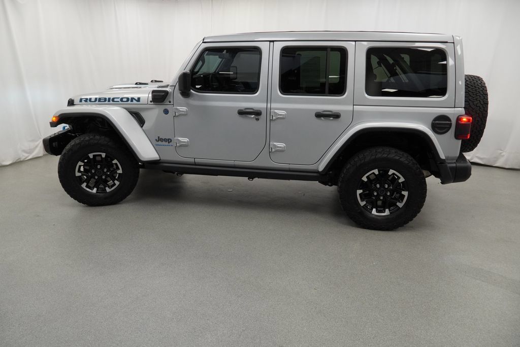 Used 2024 Jeep Wrangler Unlimited Rubicon 4xe AWD/4WD image 29