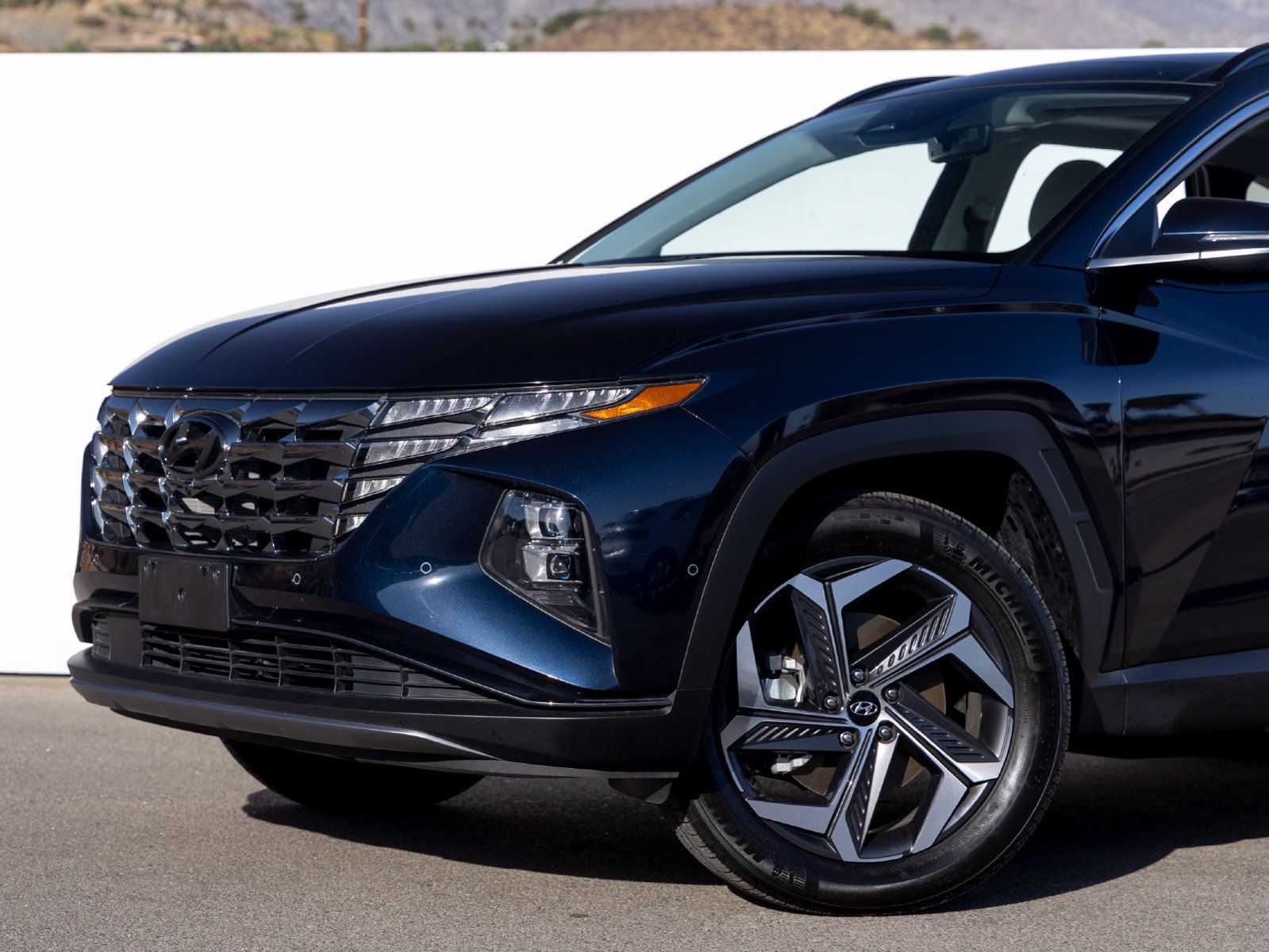 Used 2023 Hyundai Tucson Limited AWD/4WD image 2