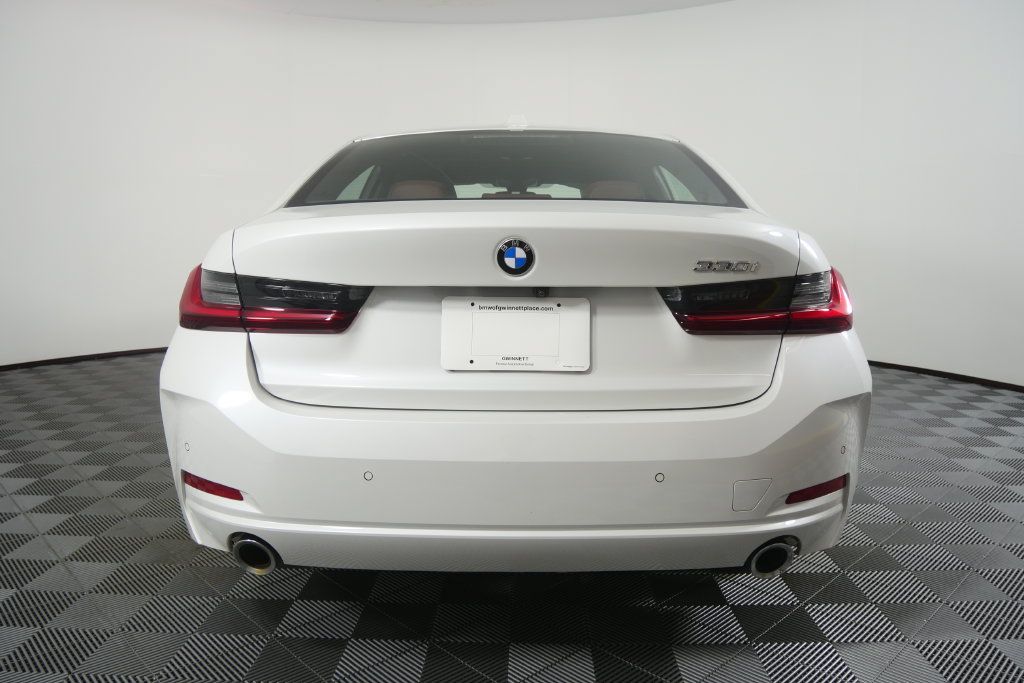 Certified 2025 BMW 330i Sedan RWD image 5