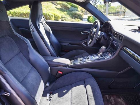 Used 2019 Porsche 911 GT3 RS image 18