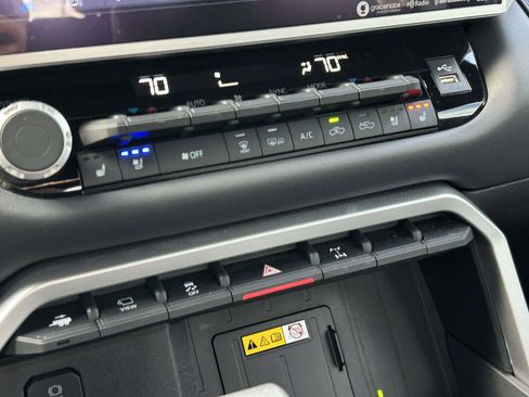 Used 2024 Toyota Tundra Platinum image 24