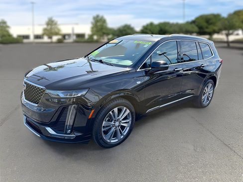 Used 2024 Cadillac XT6 Premium Luxury FWD image 3