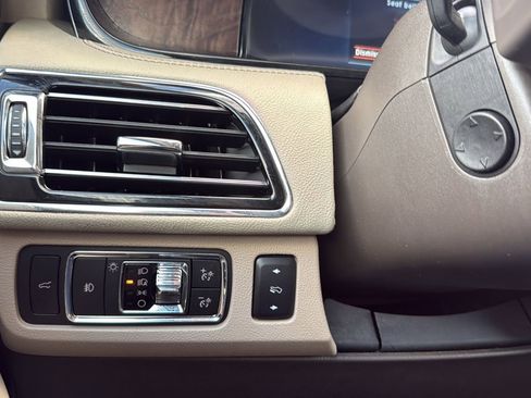 Used 2022 Lincoln Navigator L Reserve AWD/4WD image 15