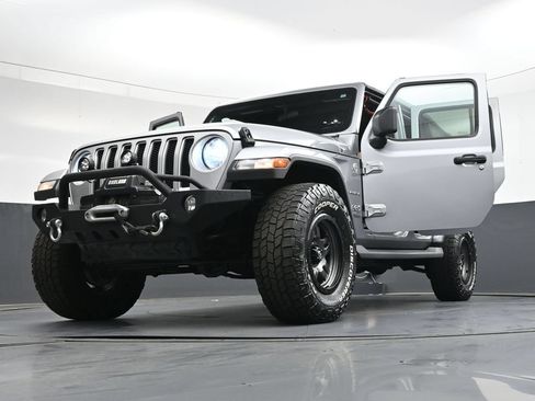 Used 2020 Jeep Wrangler Unlimited Sahara AWD/4WD image 47
