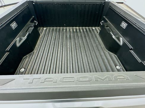 Used 2025 Toyota Tacoma TRD Off-Road image 30
