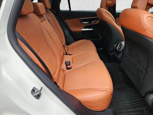Certified 2025 Mercedes-Benz GLC 300 image 19