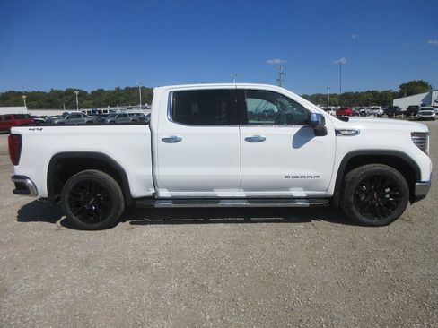 New 2026 GMC Sierra 1500 SLT w/ SLT Premium Package image 3