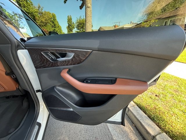 Used 2019 Audi Q8 Premium Plus w/ Premium Plus AWD/4WD image 40