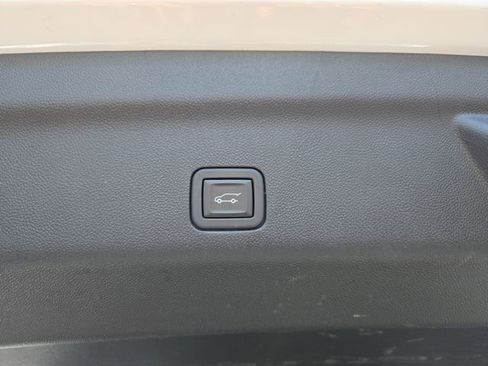 Used 2023 GMC Yukon Denali AWD/4WD image 31