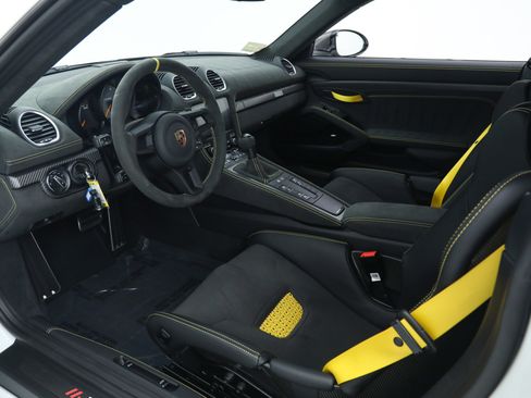 Used 2025 Porsche 718 Cayman GT4 RS RWD image 24