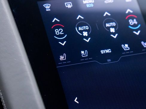 Certified 2022 Porsche Taycan Turbo w/ Premium Package image 28