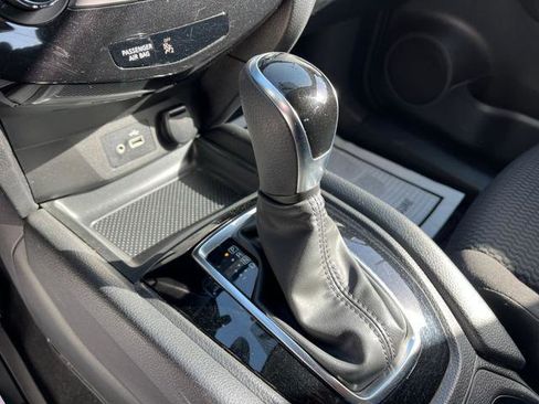 Used 2019 Nissan Rogue Sport S image 21