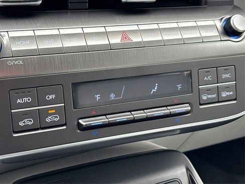 Certified 2025 Hyundai Kona SEL AWD/4WD image 27