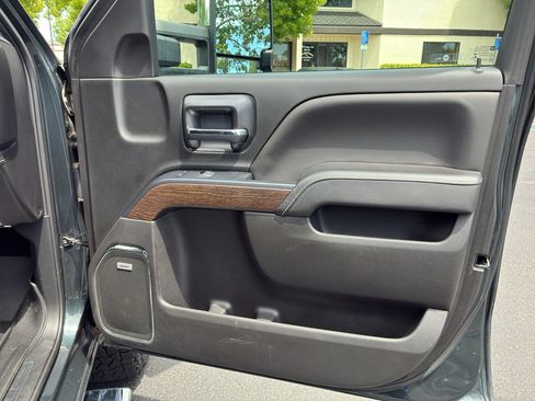 Used 2018 GMC Sierra 2500 Denali w/ Duramax Plus Package AWD/4WD image 63