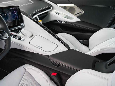 New 2025 Chevrolet Corvette Stingray image 32