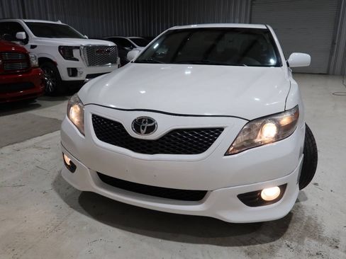 Used 2011 Toyota Camry SE w/ SE Extra-Value Pkg #1 FWD image 37