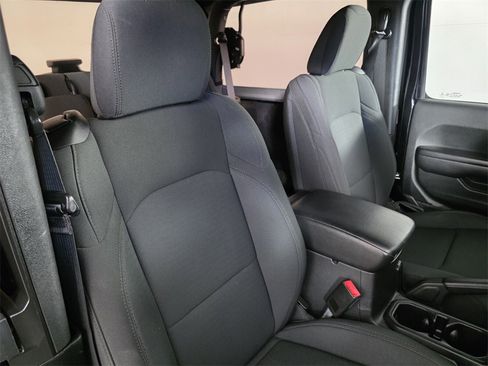 Used 2021 Jeep Wrangler Sport image 28