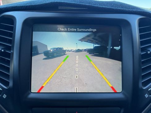 Used 2017 Jeep Cherokee Latitude w/ Comfort/Convenience Group FWD image 24