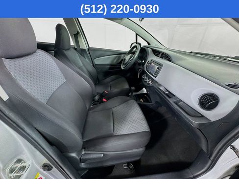Used 2016 Toyota Yaris L image 32