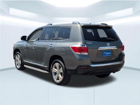 Used 2013 Toyota Highlander Limited FWD image 3