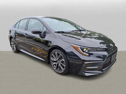 Used 2022 Toyota Corolla SE FWD image 3