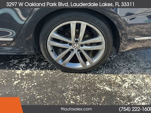 Used 2017 Volkswagen Passat 1.8T R-Line FWD image 16