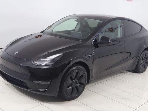 Used 2024 Tesla Model Y Long Range AWD/4WD image 22