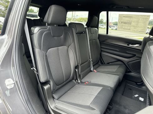 New 2025 Jeep Grand Cherokee L Laredo w/ Luxury Tech Group I image 25