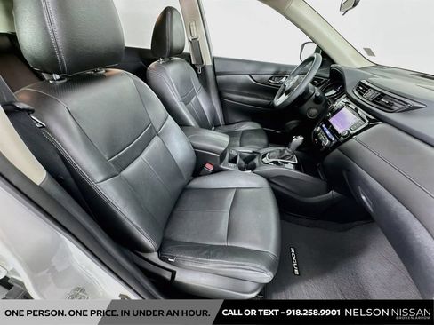 Used 2018 Nissan Rogue SV w/ Sun & Sound Touring Package FWD image 29