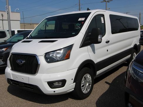 Used 2025 Ford Transit 350 XLT RWD image 4