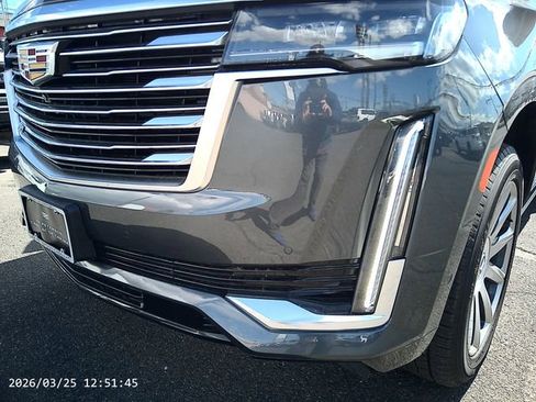 Used 2022 Cadillac Escalade Luxury w/ LPO, Floor Liner Package AWD/4WD image 6