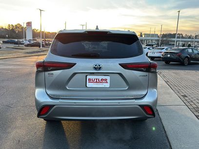 Used 2024 Toyota Highlander Platinum