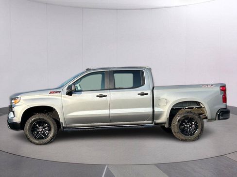 Used 2026 Chevrolet Silverado 1500 Custom Trail Boss w/ LPO, Dark Essentials Package AWD/4WD image 2