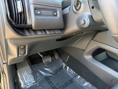 Used 2025 Nissan Armada PRO-4X w/ Pro-4X Premium Package image 24