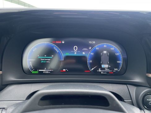 Used 2025 Toyota Crown Platinum image 28