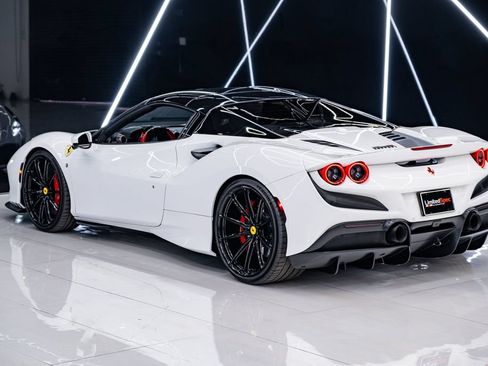 Used 2023 Ferrari F8 Tributo RWD image 23