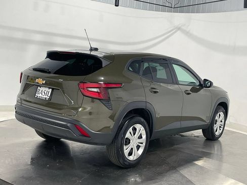Used 2024 Chevrolet Trax LS FWD image 11