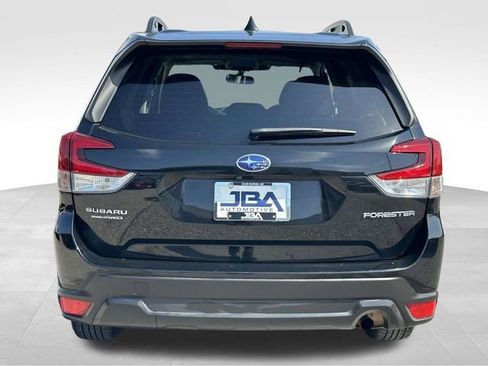 Used 2023 Subaru Forester Premium image 26