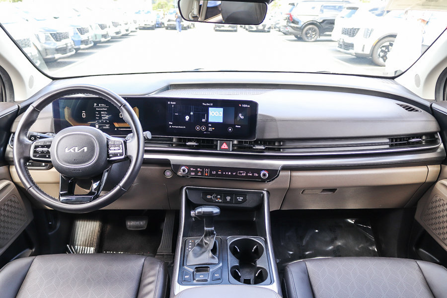 Certified 2026 Kia Carnival FWD image 12