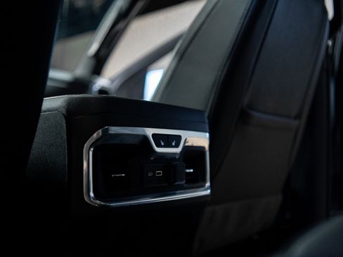 Used 2021 Chevrolet Silverado 1500 High Country image 38