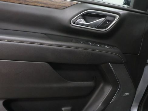 Used 2021 Chevrolet Suburban Premier AWD/4WD image 22